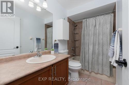 94 Elphick Lane, Toronto, ON - Indoor Photo Showing Bathroom