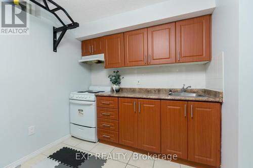 94 Elphick Lane, Toronto, ON - Indoor Photo Showing Kitchen