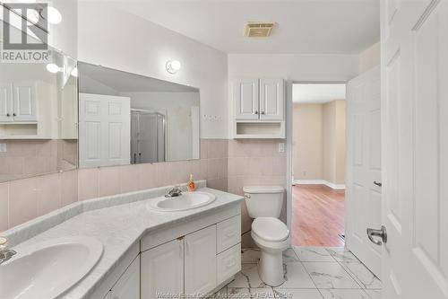 5530 St. Clair Unit# A, Lakeshore, ON - Indoor Photo Showing Bathroom