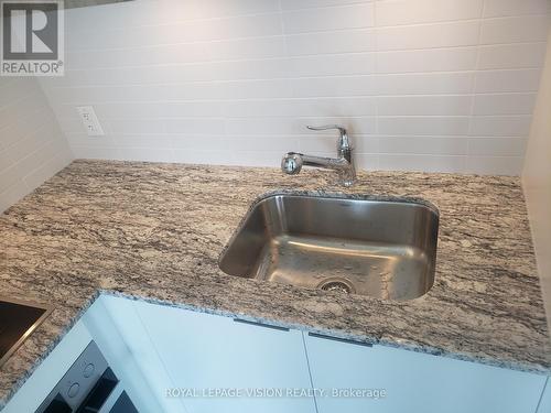 434 - 20 O'Neill Road, Toronto, ON - Indoor Photo Showing Kitchen With Double Sink