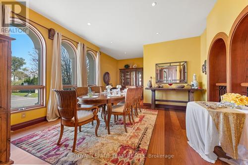 6 Cypress Gardens, Ottawa, ON - Indoor Photo Showing Dining Room