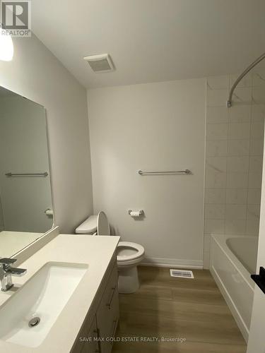 11 - 55 Tom Brown Drive, Brant, ON - Indoor Photo Showing Bathroom