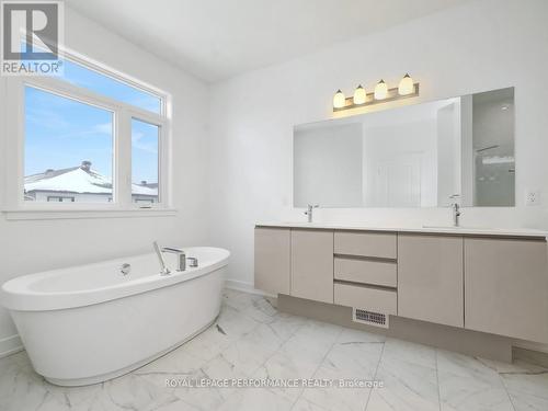 444 Turmeric Court, Ottawa, ON - Indoor Photo Showing Bathroom