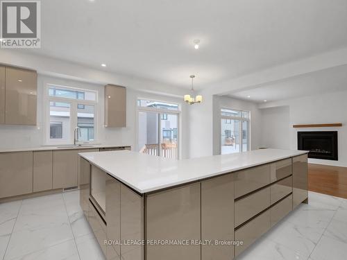 444 Turmeric Court, Ottawa, ON - Indoor Photo Showing Kitchen