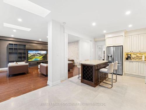 253 Byng Ave, Toronto, ON - Indoor Photo Showing Kitchen With Upgraded Kitchen