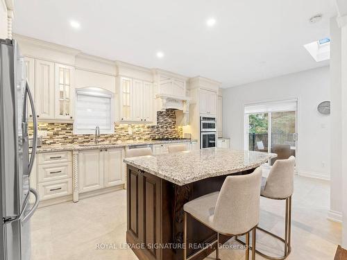 253 Byng Ave, Toronto, ON - Indoor Photo Showing Kitchen With Upgraded Kitchen