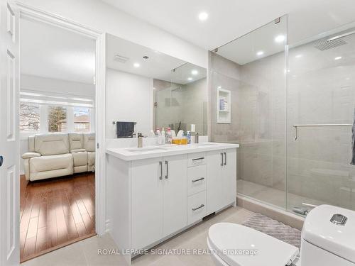 253 Byng Ave, Toronto, ON - Indoor Photo Showing Bathroom