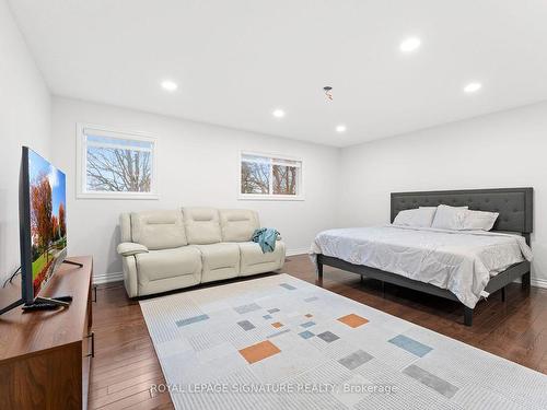 253 Byng Ave, Toronto, ON - Indoor Photo Showing Bedroom