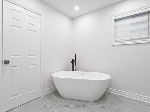 253 Byng Ave, Toronto, ON - Indoor Photo Showing Bathroom