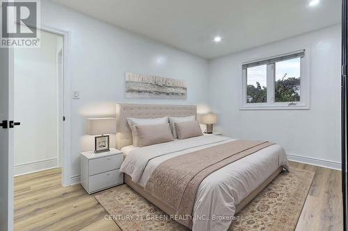 958 South Service Road, Mississauga, ON - Indoor Photo Showing Bedroom