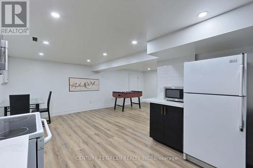 958 South Service Road, Mississauga, ON - Indoor Photo Showing Kitchen