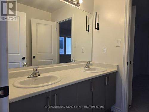 19 Hancock Crescent, Kawartha Lakes, ON - Indoor Photo Showing Bathroom