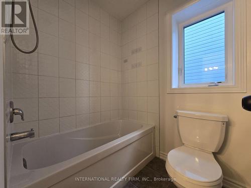 19 Hancock Crescent, Kawartha Lakes, ON - Indoor Photo Showing Bathroom