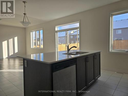 19 Hancock Crescent, Kawartha Lakes, ON - Indoor Photo Showing Kitchen With Double Sink