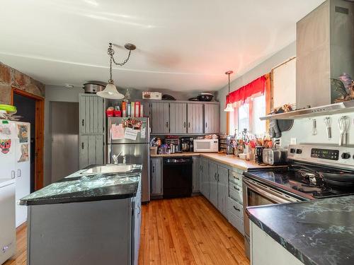 Cuisine - 692  - 698 Rue St-Jacques, Saint-Jean-Sur-Richelieu, QC - Indoor Photo Showing Kitchen