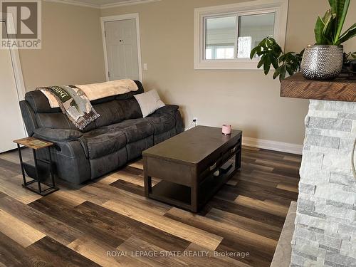 707 Tamarac Street, Haldimand, ON - Indoor Photo Showing Other Room