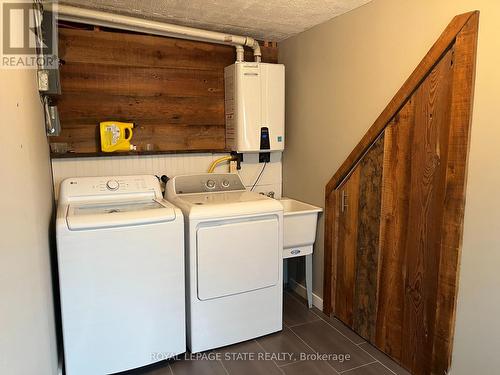 707 Tamarac Street, Haldimand, ON - Indoor Photo Showing Laundry Room