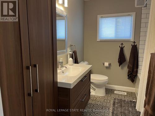 707 Tamarac Street, Haldimand, ON - Indoor Photo Showing Bathroom