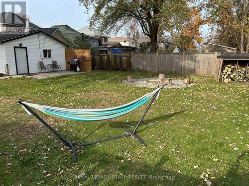 707 Tamarac Street, Haldimand, ON - Outdoor With Backyard