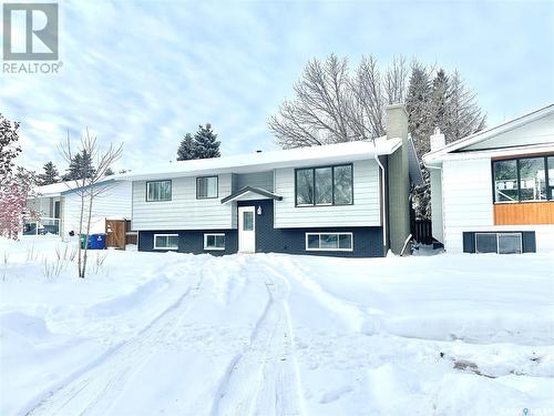 638 Redberry Road, Saskatoon, SK - Outdoor With Facade