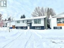 638 REDBERRY ROAD  Saskatoon, SK S7K 4S5