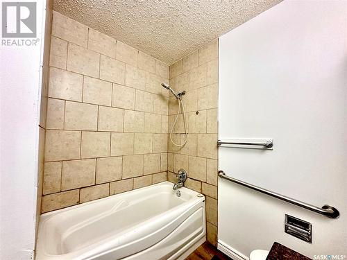 638 Redberry Road, Saskatoon, SK - Indoor Photo Showing Bathroom