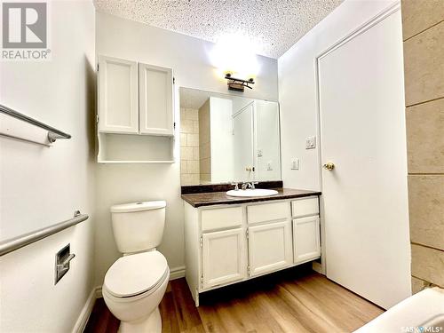 638 Redberry Road, Saskatoon, SK - Indoor Photo Showing Bathroom