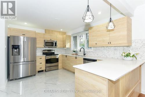 1782 Forman Avenue, Ottawa, ON - Indoor Photo Showing Kitchen With Upgraded Kitchen