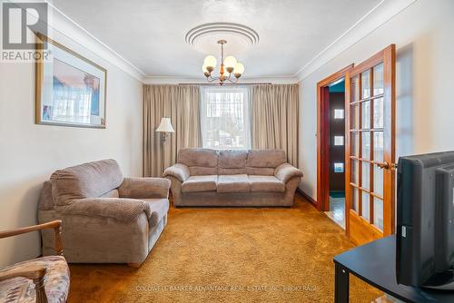 1040 Ontario Road, Welland (773 - Lincoln/Crowland), ON - Indoor Photo Showing Living Room