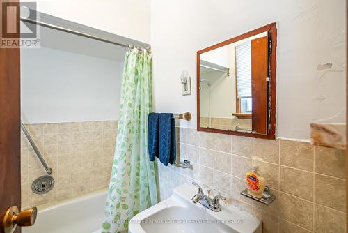 1040 Ontario Road, Welland (773 - Lincoln/Crowland), ON - Indoor Photo Showing Bathroom