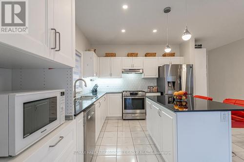 3 Cypress Point Street, Barrie, ON - Indoor Photo Showing Kitchen With Stainless Steel Kitchen With Upgraded Kitchen