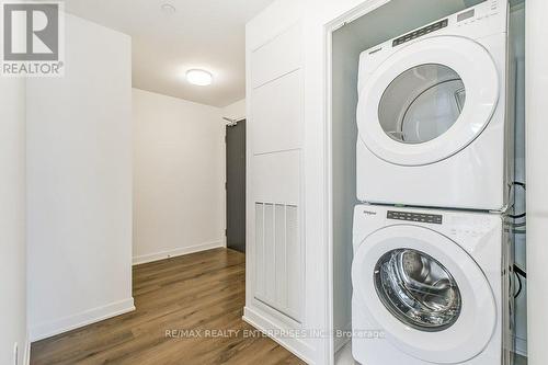 308 - 395 Dundas Street W, Oakville, ON - Indoor Photo Showing Laundry Room