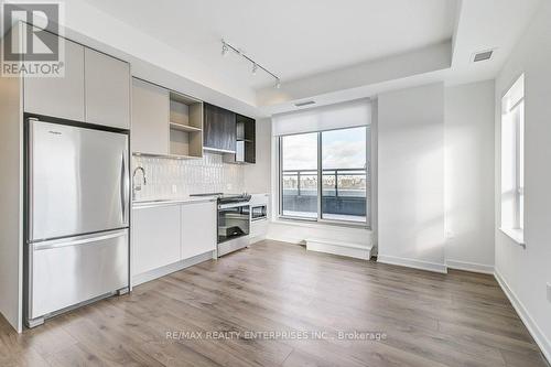 308 - 395 Dundas Street W, Oakville, ON - Indoor Photo Showing Kitchen