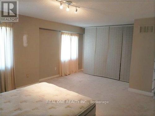 1143 Lindsay Drive, Oakville, ON - Indoor Photo Showing Bedroom