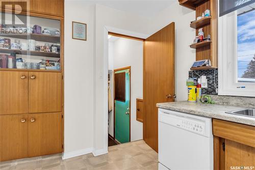 815 W Avenue N, Saskatoon, SK - Indoor Photo Showing Kitchen