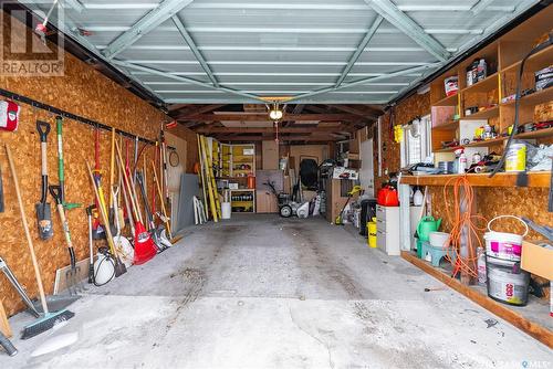 815 W Avenue N, Saskatoon, SK - Indoor Photo Showing Garage