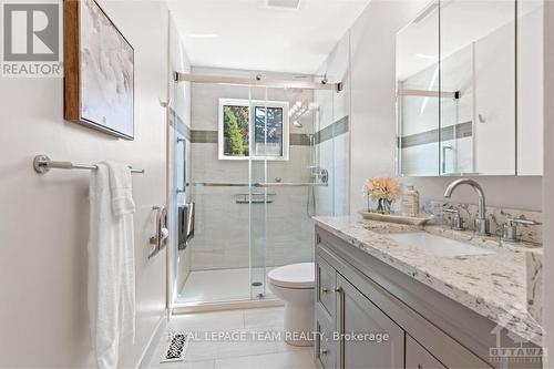 6 Assiniboine Drive, Ottawa, ON - Indoor Photo Showing Bathroom