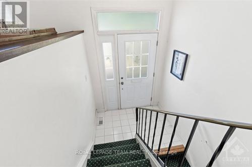 6 Assiniboine Drive, Ottawa, ON - Indoor Photo Showing Other Room