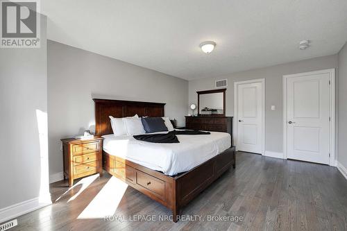 174 Walker Boulevard, New Tecumseth (Alliston), ON - Indoor Photo Showing Bedroom