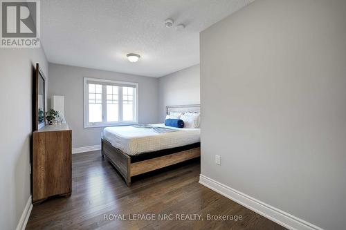 174 Walker Boulevard, New Tecumseth (Alliston), ON - Indoor Photo Showing Bedroom