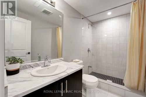 174 Walker Boulevard, New Tecumseth (Alliston), ON - Indoor Photo Showing Bathroom