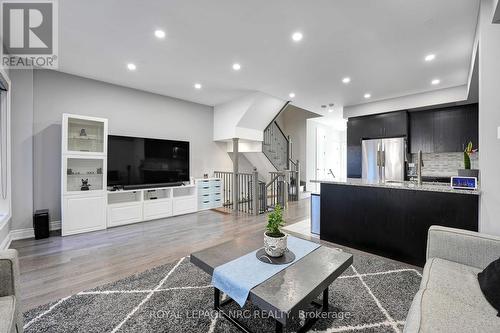 174 Walker Boulevard, New Tecumseth (Alliston), ON - Indoor Photo Showing Living Room