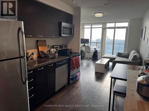 1215 - 38 Joe Shuster Way, Toronto, ON - Indoor Photo Showing Kitchen