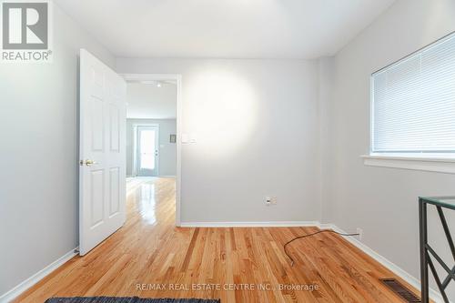 19 Oakwood Avenue N, Mississauga, ON - Indoor Photo Showing Other Room