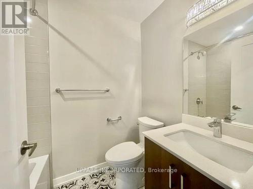 D - 681 Edison Avenue, Ottawa, ON - Indoor Photo Showing Bathroom