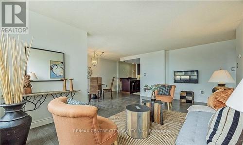 1205 - 155 Kent Street, London, ON - Indoor Photo Showing Living Room