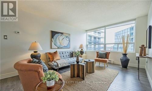 1205 - 155 Kent Street, London, ON - Indoor Photo Showing Living Room