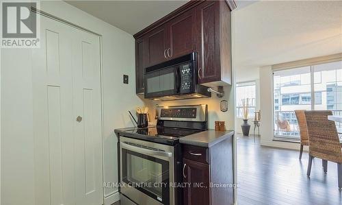 1205 - 155 Kent Street, London, ON - Indoor Photo Showing Kitchen