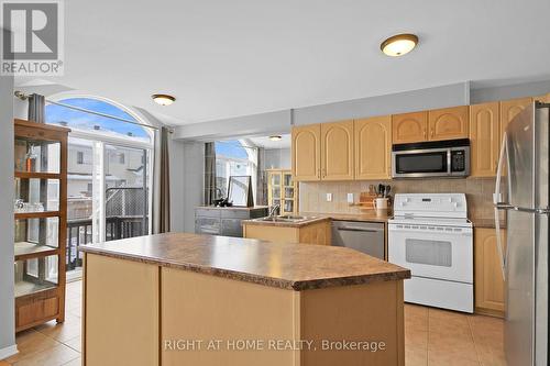 31 Scampton Drive S, Ottawa, ON - Indoor Photo Showing Kitchen