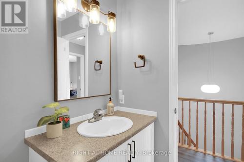 31 Scampton Drive S, Ottawa, ON - Indoor Photo Showing Bathroom